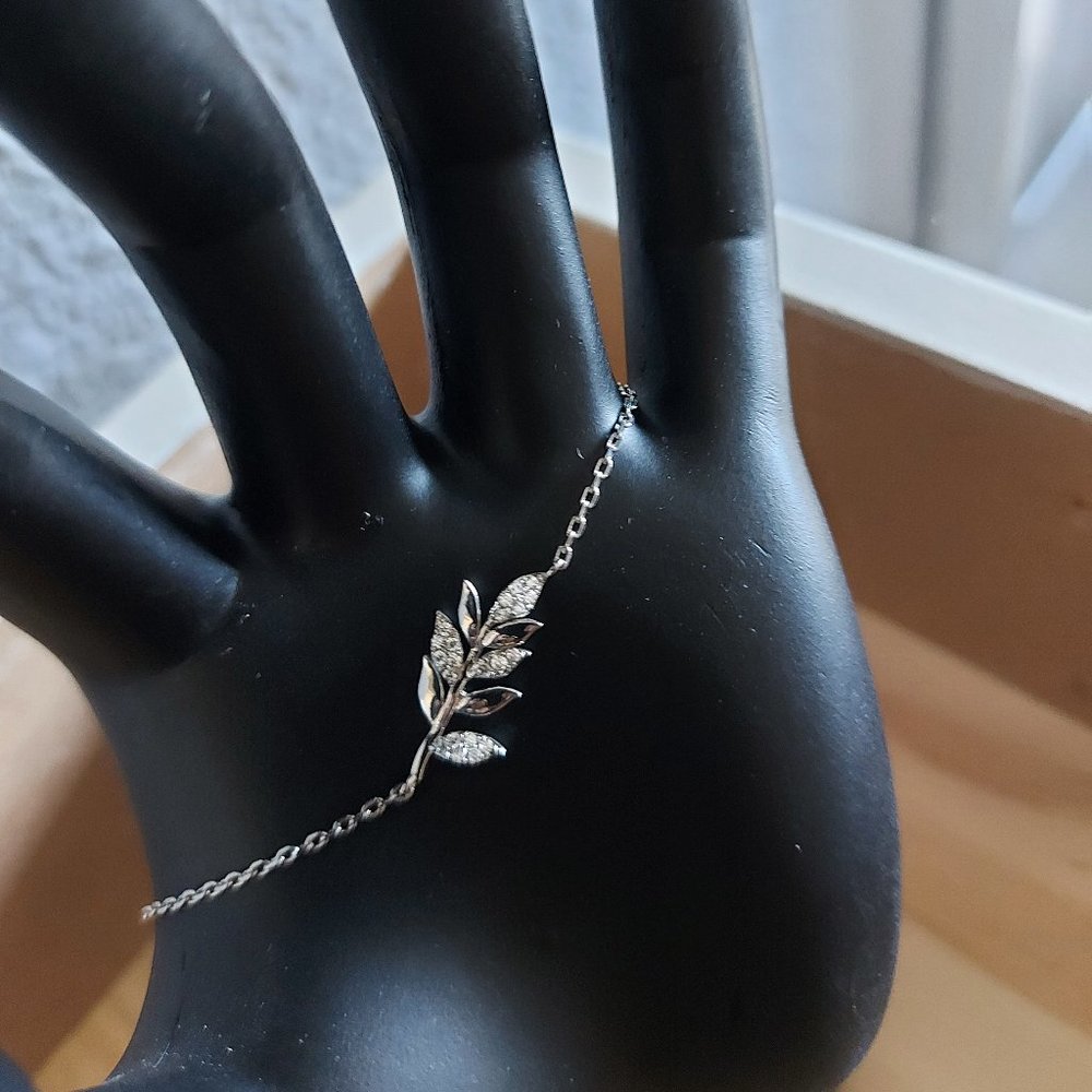 💍 3/$10 💍 Charmed Aroma Leaves/Nature Adjustable Bracelet